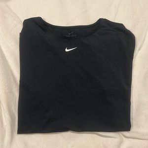 Nike sportswear top| Dri-Fit